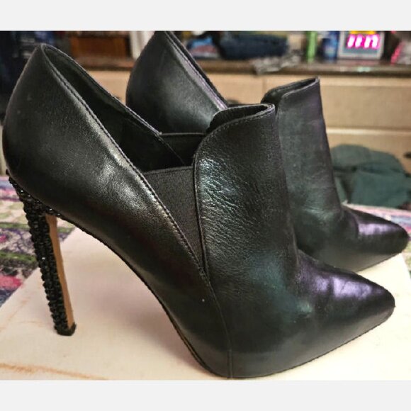 Beautiful Nine West Bootie Heels - Picture 6 of 16